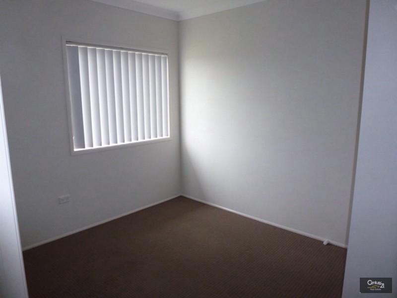 18 Ridgemont Avenue, Cameron Park NSW 2285