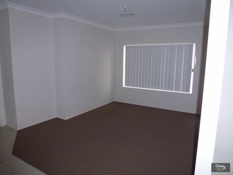 18 Ridgemont Avenue, Cameron Park NSW 2285