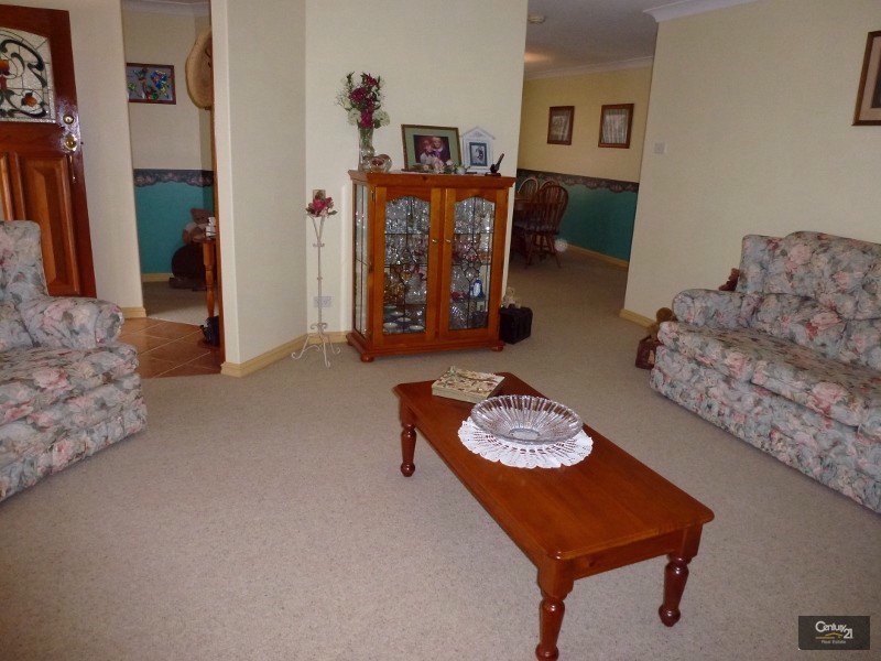 9 Peatmoss Drive, Cameron Park NSW 2285