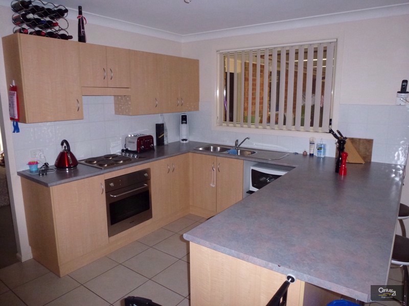 2 Greenock Court, Cameron Park NSW 2285