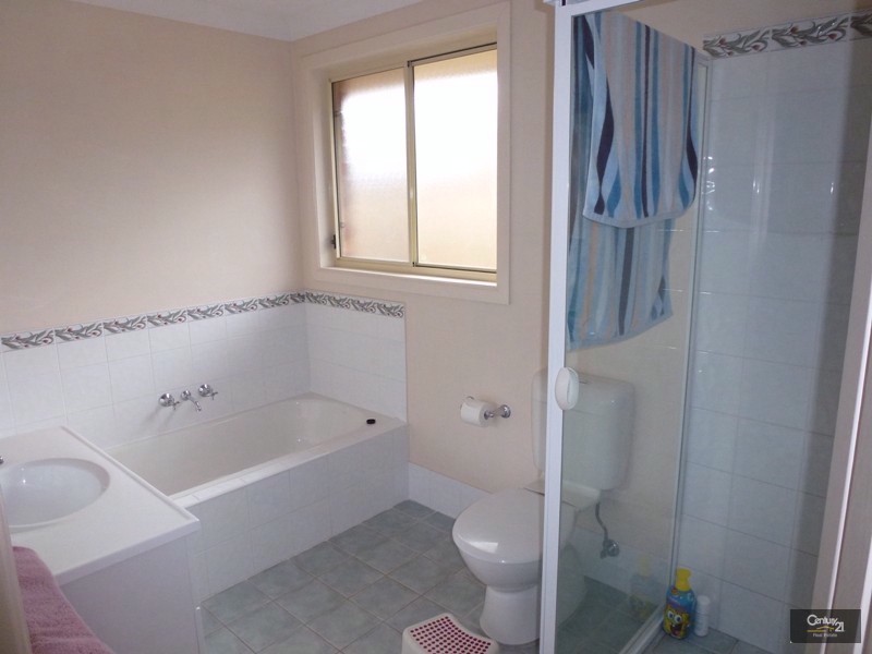 2 Greenock Court, Cameron Park NSW 2285