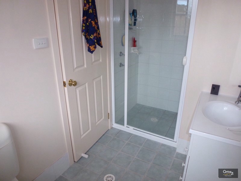 2 Greenock Court, Cameron Park NSW 2285