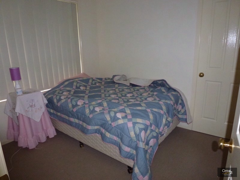 2 Greenock Court, Cameron Park NSW 2285