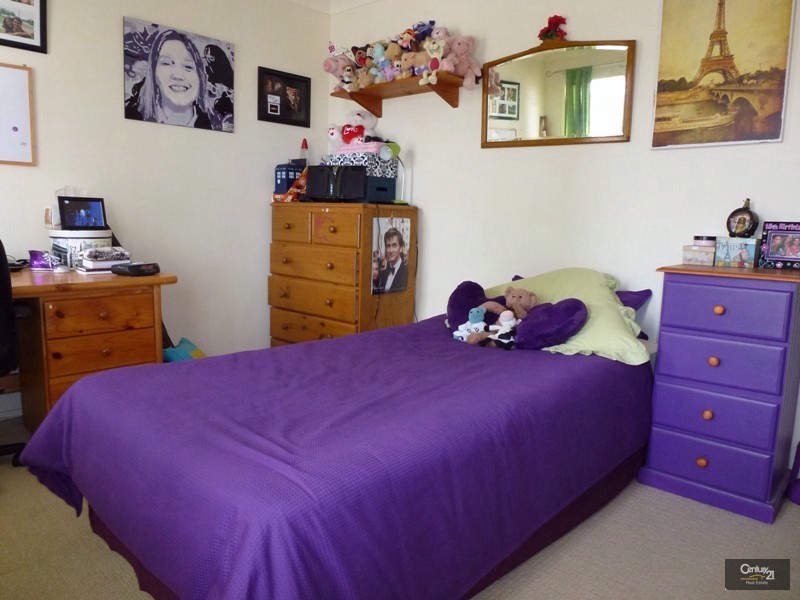 12 Harcourt Parade, Macquarie Hills NSW 2285