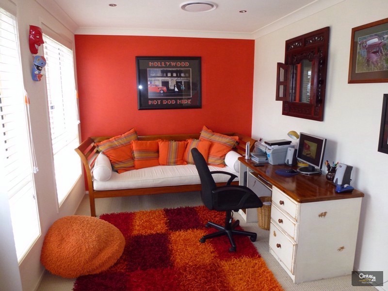 12 Harcourt Parade, Macquarie Hills NSW 2285