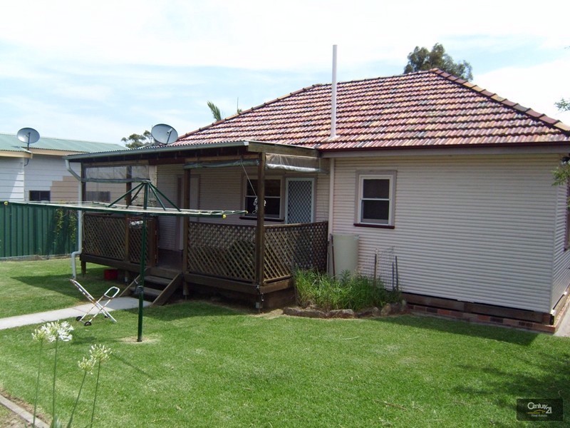 65 Clarence Street, Glendale NSW 2285