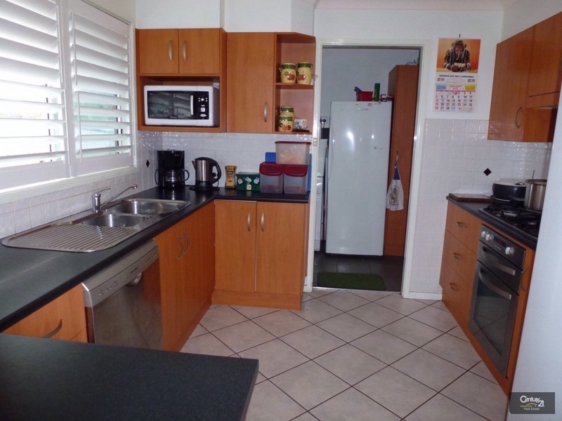 77 Oakville Road, Edgeworth NSW 2285