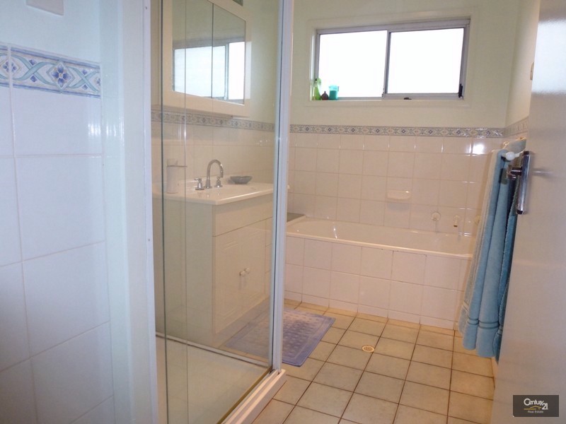 77 Oakville Road, Edgeworth NSW 2285