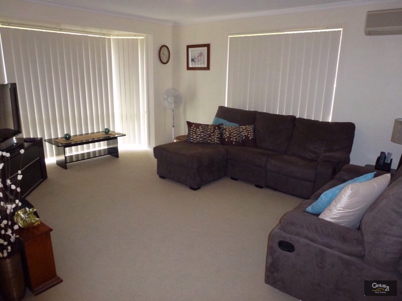 16 Araminta Chase, Cameron Park NSW 2285