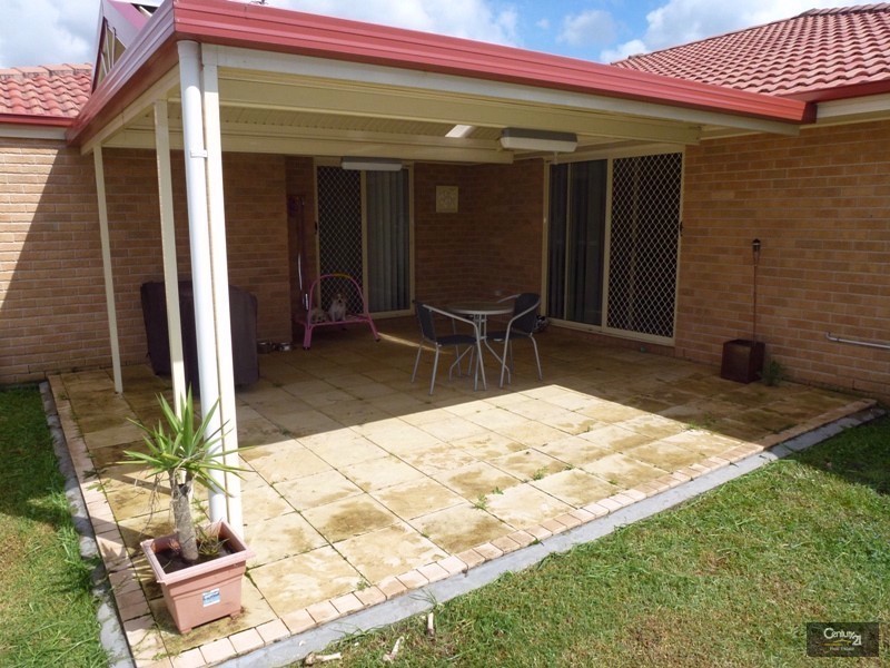 16 Araminta Chase, Cameron Park NSW 2285