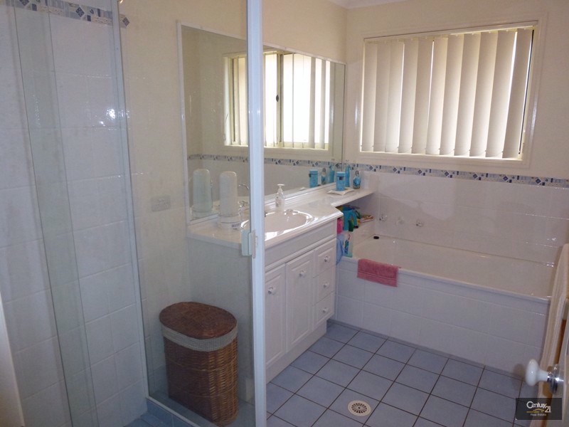 16 Araminta Chase, Cameron Park NSW 2285