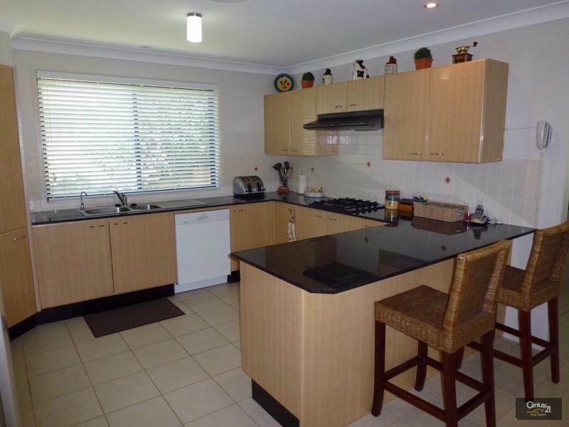 6 Vostok Cove, Cameron Park NSW 2285