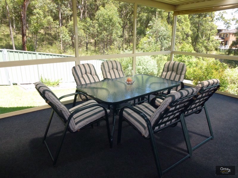 6 Vostok Cove, Cameron Park NSW 2285