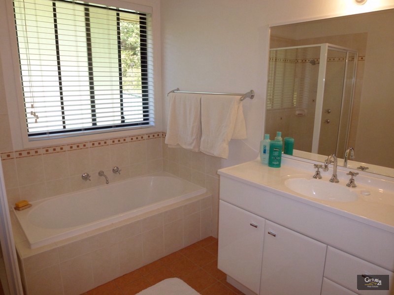 6 Vostok Cove, Cameron Park NSW 2285