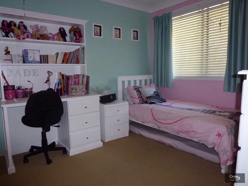 6 Vostok Cove, Cameron Park NSW 2285