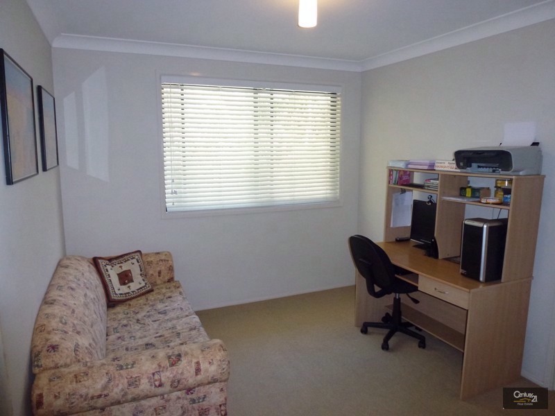 6 Vostok Cove, Cameron Park NSW 2285