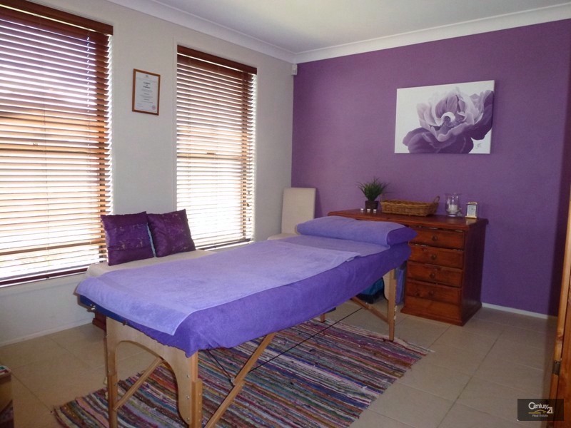 6 Vostok Cove, Cameron Park NSW 2285