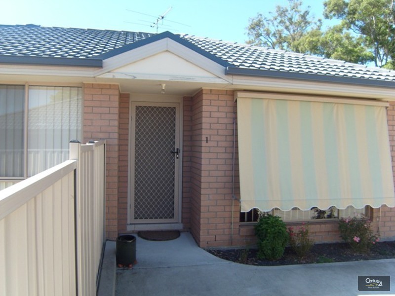 1/3 Lovell Parade, Shortland NSW 2307