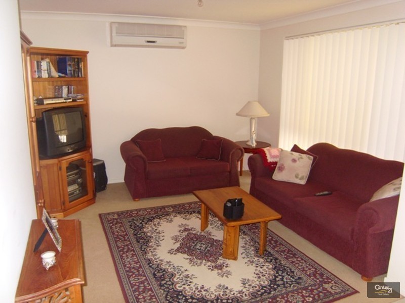 1/3 Lovell Parade, Shortland NSW 2307