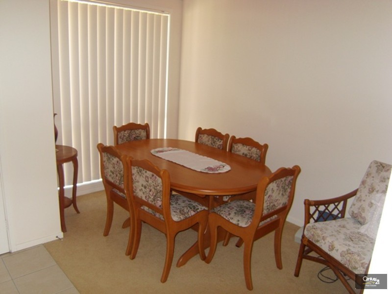 1/3 Lovell Parade, Shortland NSW 2307