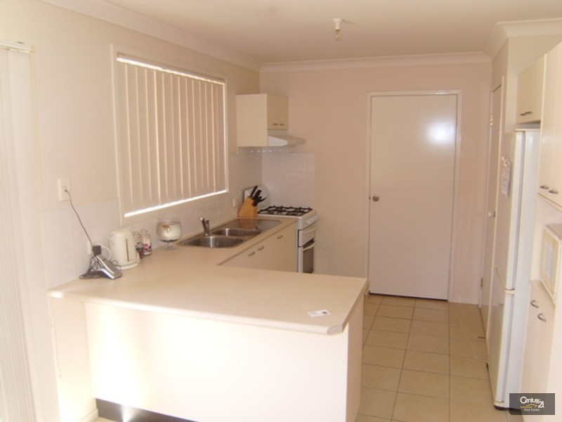 1/3 Lovell Parade, Shortland NSW 2307