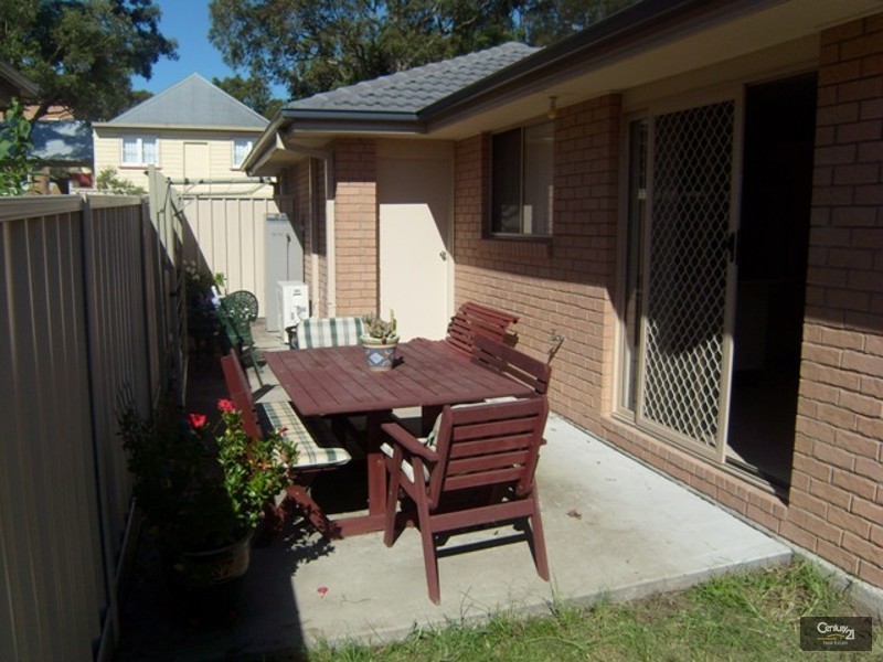 1/3 Lovell Parade, Shortland NSW 2307