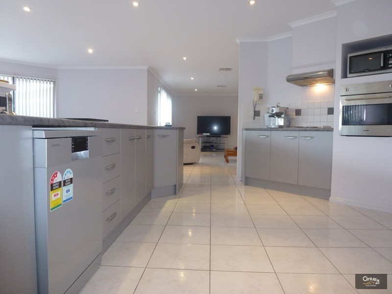 1 St Andrew Way, Fletcher NSW 2287