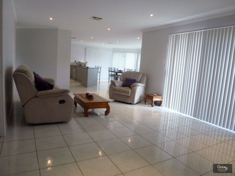 1 St Andrew Way, Fletcher NSW 2287