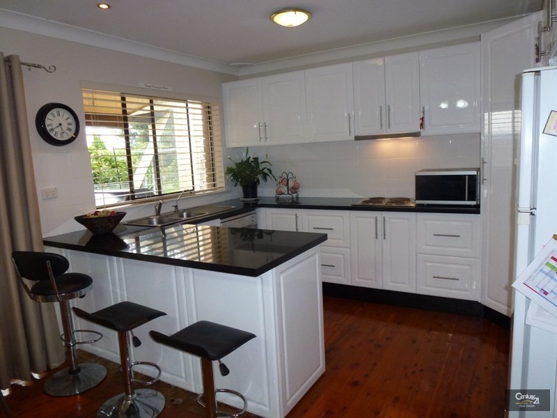 20 Newbold Road, Macquarie Hills NSW 2285