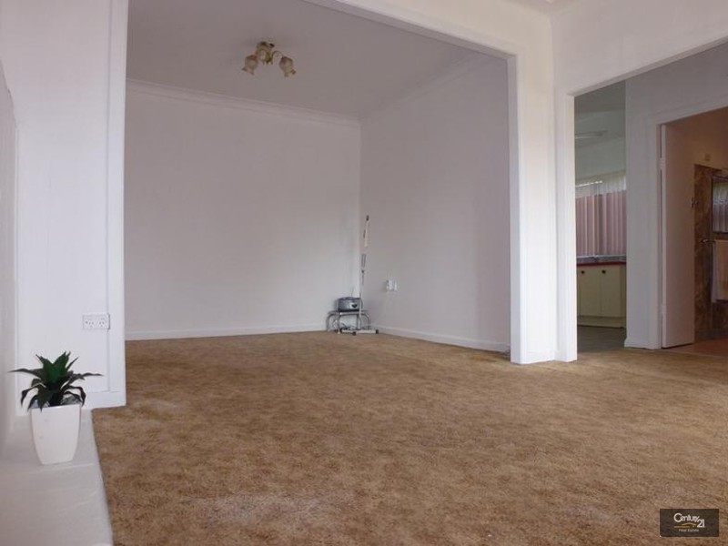 2 Florence Street, Cardiff South NSW 2285