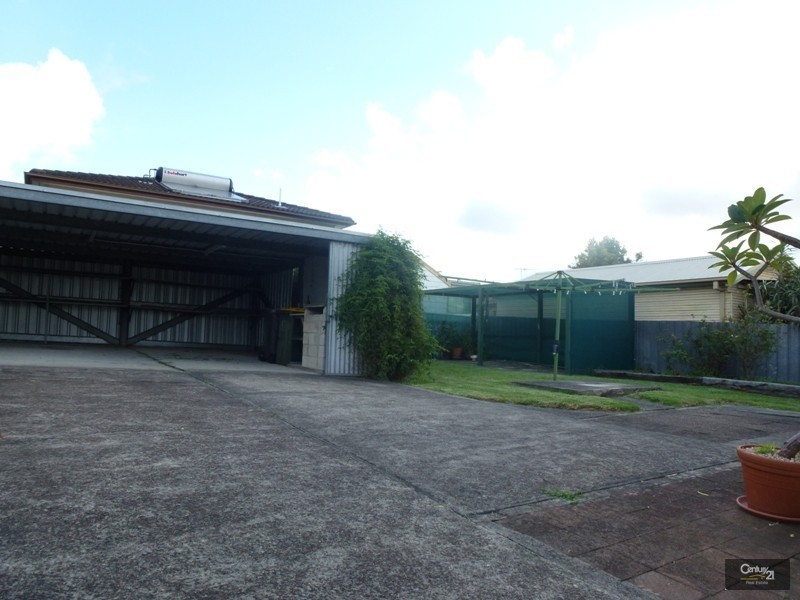 2 Florence Street, Cardiff South NSW 2285