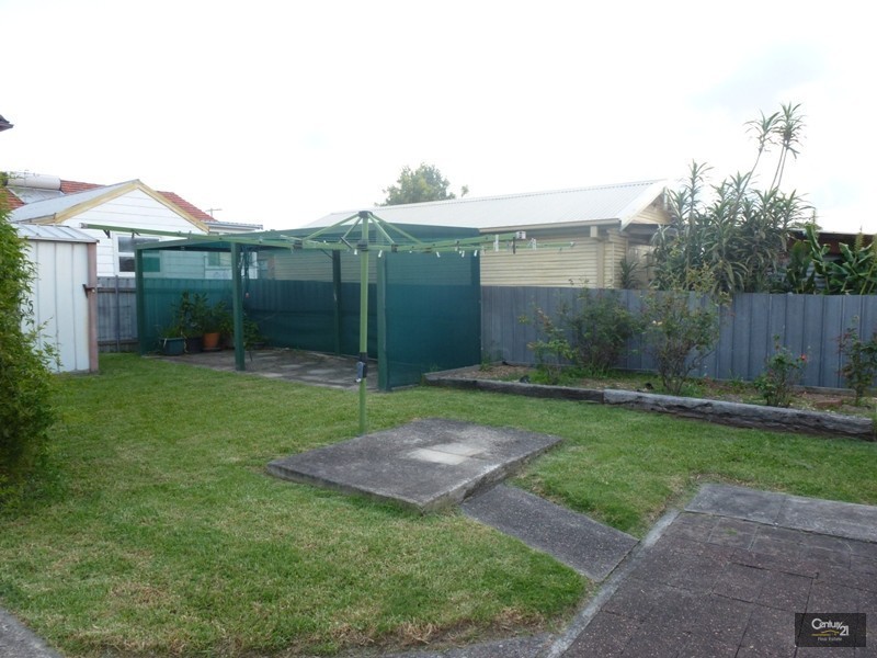 2 Florence Street, Cardiff South NSW 2285