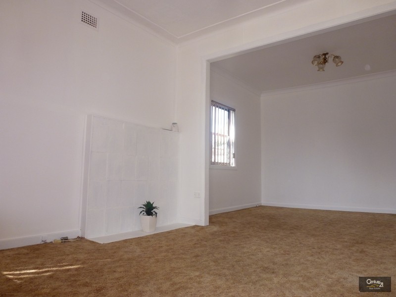 2 Florence Street, Cardiff South NSW 2285