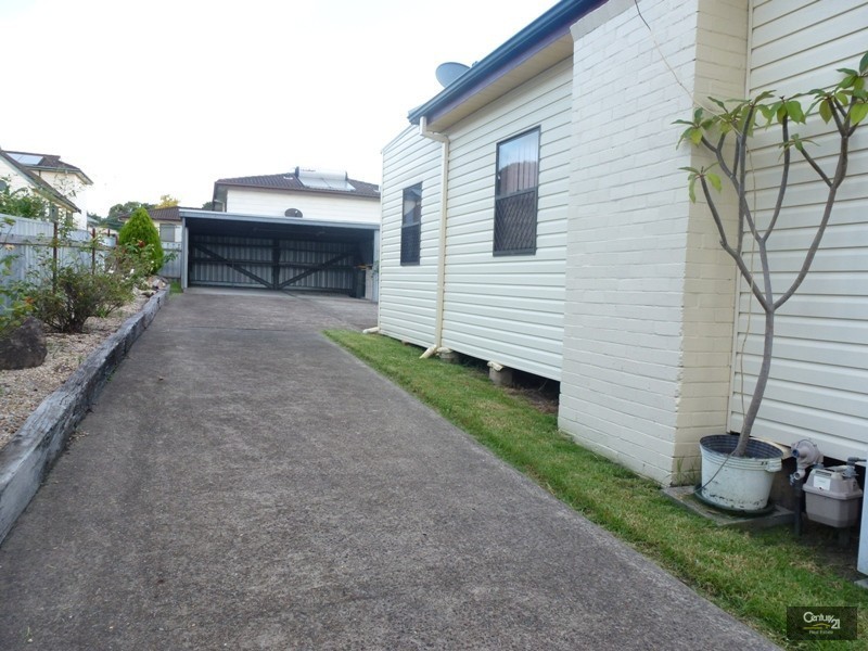 2 Florence Street, Cardiff South NSW 2285