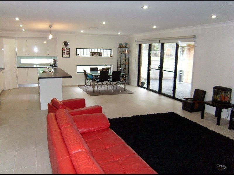 2 Shipley Street, Cameron Park NSW 2285