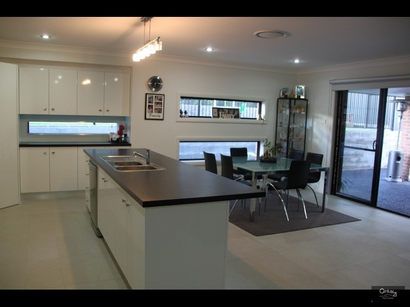 2 Shipley Street, Cameron Park NSW 2285