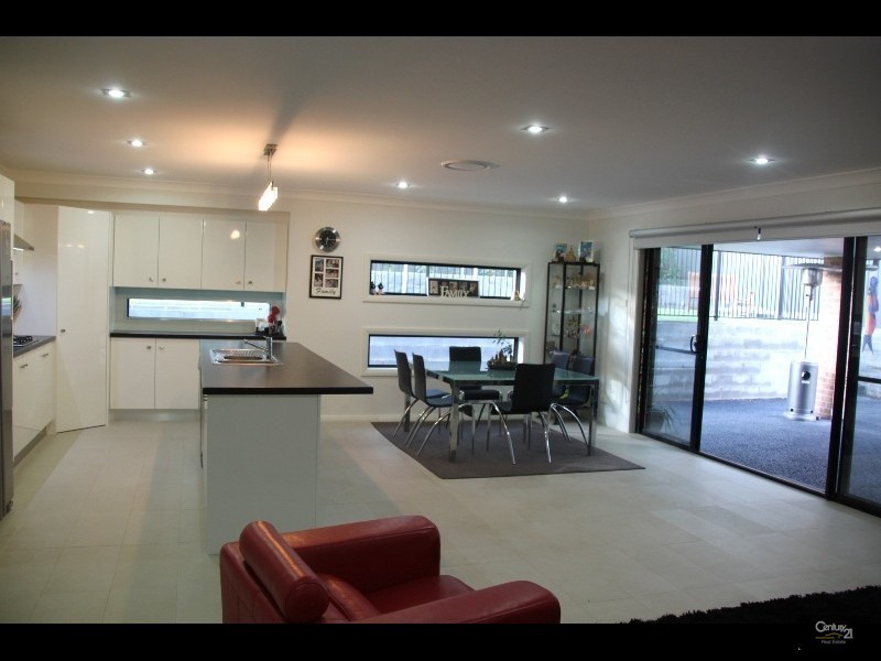 2 Shipley Street, Cameron Park NSW 2285