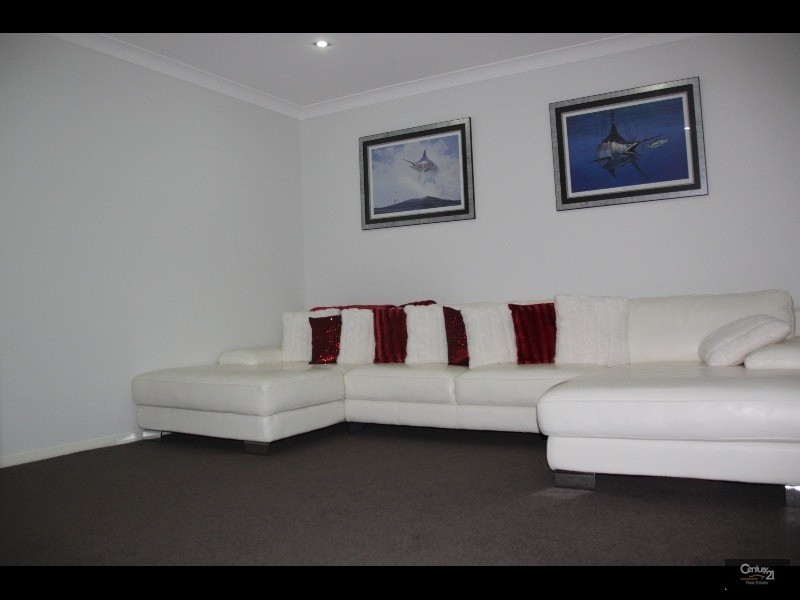 2 Shipley Street, Cameron Park NSW 2285