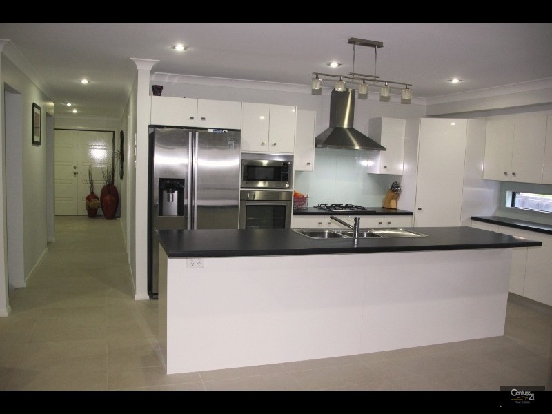 2 Shipley Street, Cameron Park NSW 2285