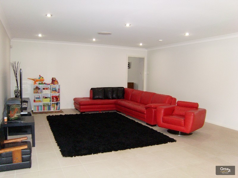 2 Shipley Street, Cameron Park NSW 2285