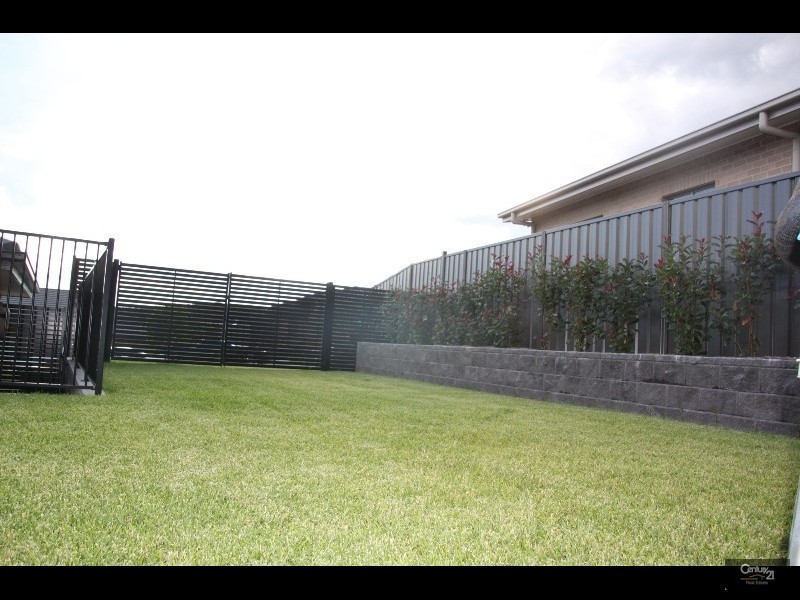 2 Shipley Street, Cameron Park NSW 2285