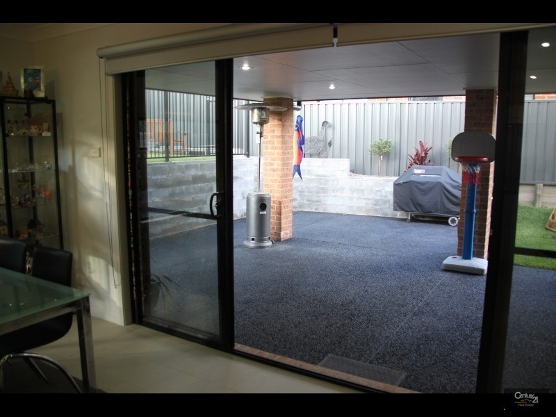 2 Shipley Street, Cameron Park NSW 2285