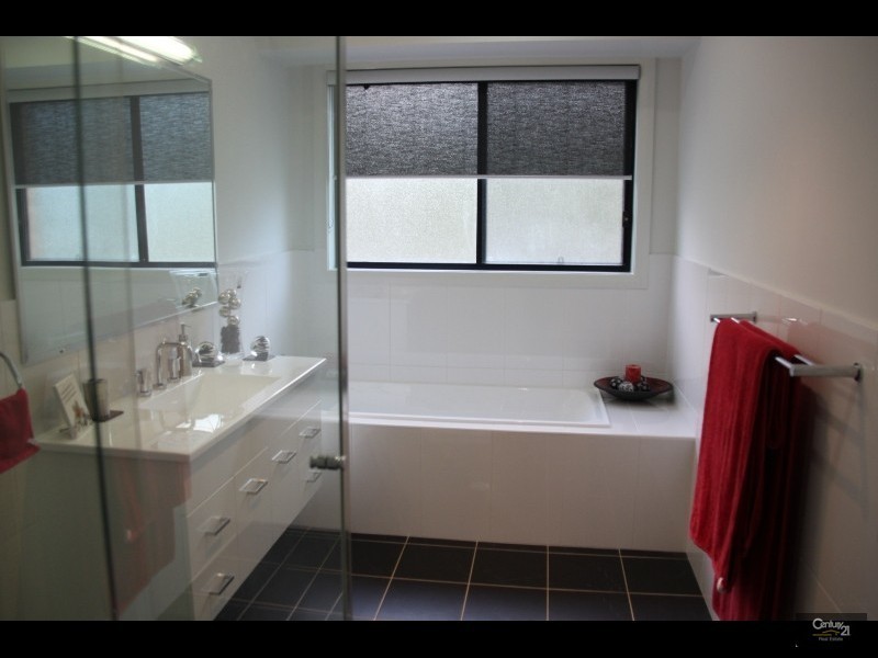 2 Shipley Street, Cameron Park NSW 2285