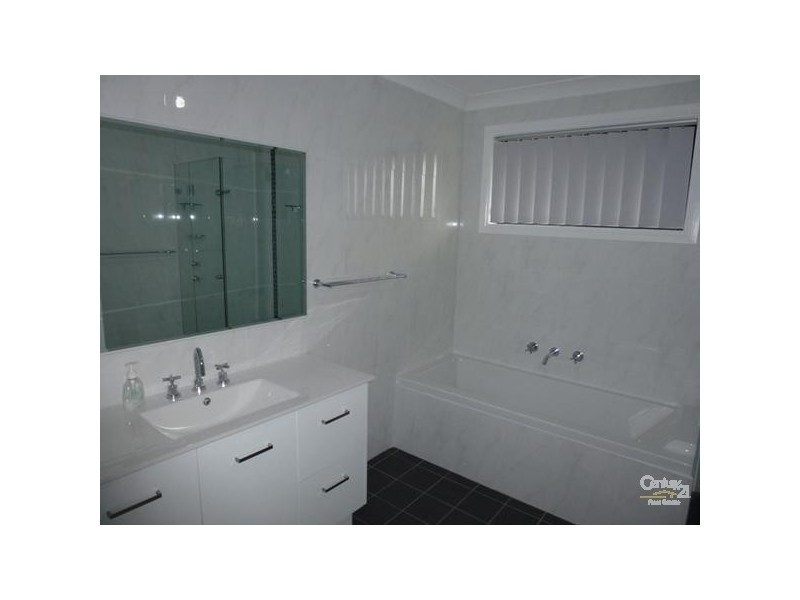 21 Dunbar Road, Cameron Park NSW 2285