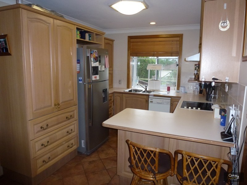 102 Lawson Road, Macquarie Hills NSW 2285