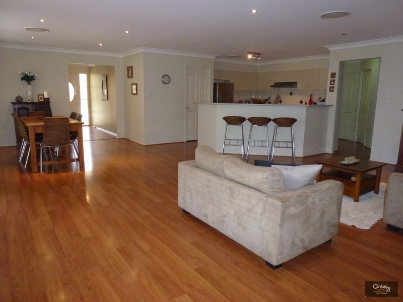 27 Guilford Grove, Cameron Park NSW 2285
