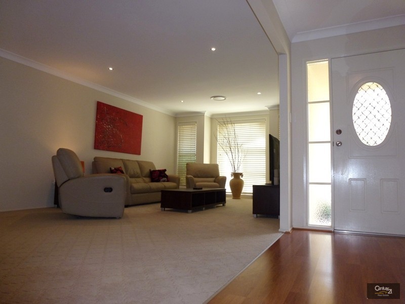 27 Guilford Grove, Cameron Park NSW 2285