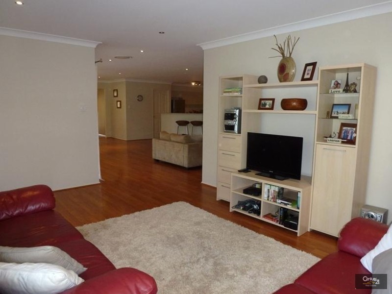 27 Guilford Grove, Cameron Park NSW 2285