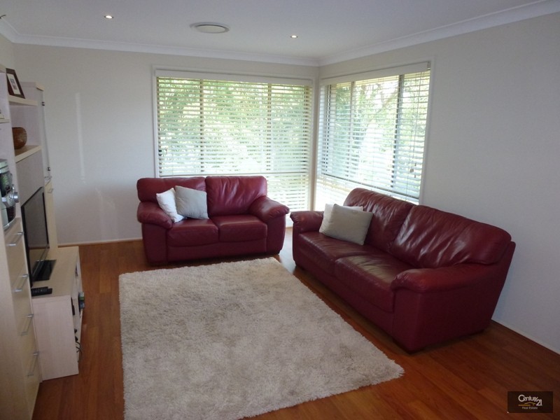 27 Guilford Grove, Cameron Park NSW 2285