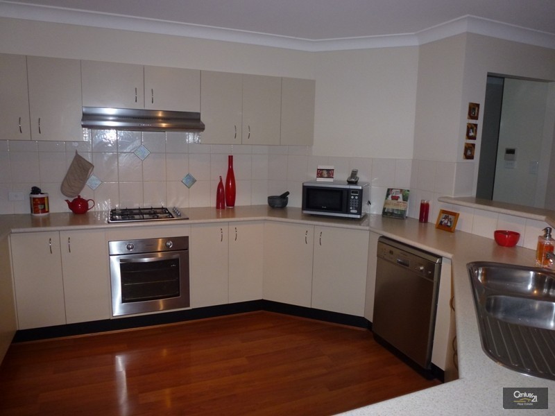 27 Guilford Grove, Cameron Park NSW 2285